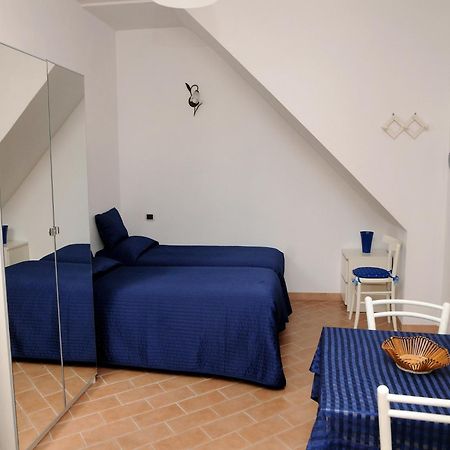 Guest House Dimora Fiorita Serracapriola Ruang foto