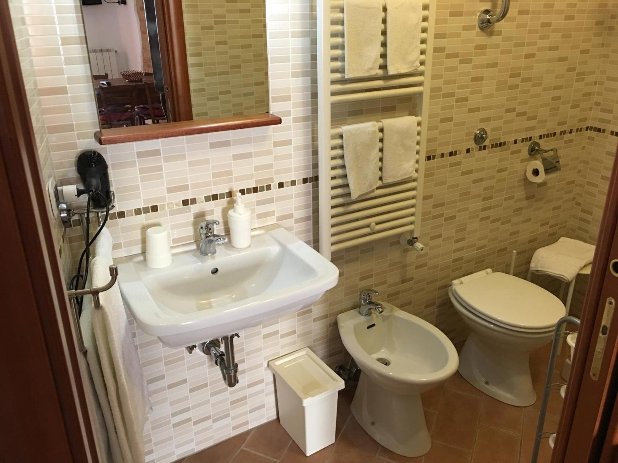 Guest House Dimora Fiorita Serracapriola Ruang foto