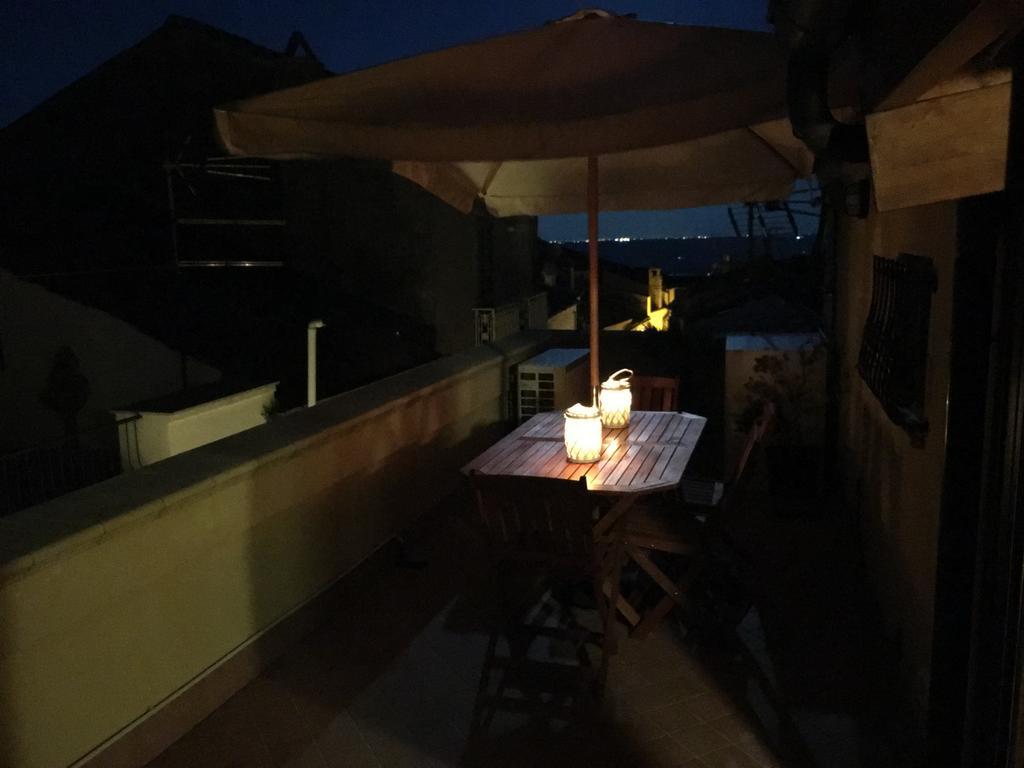 Guest House Dimora Fiorita Serracapriola Bagian luar foto