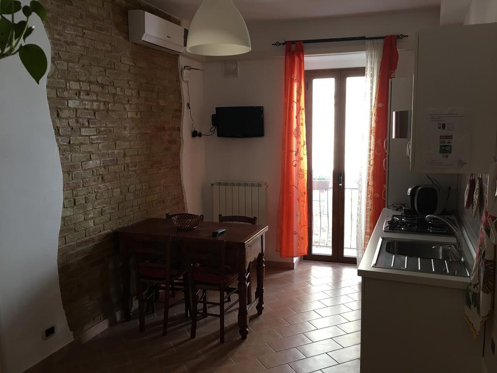 Guest House Dimora Fiorita Serracapriola Bagian luar foto